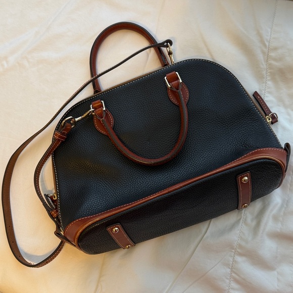 Vintage Dooney & Bourke Navy and Tan zip Sachel - Picture 4 of 4